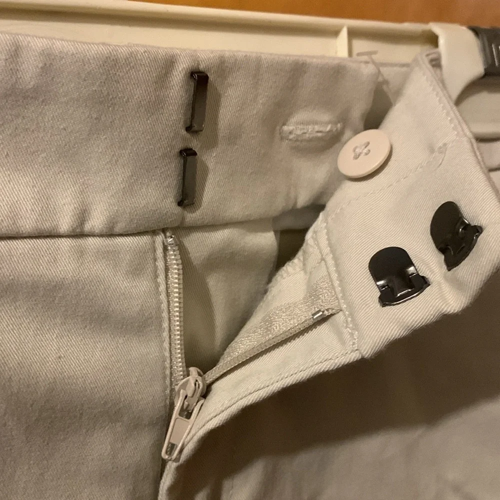Dockers Size 10P Ideal Fit Khaki Shorts - Picture 5 of 7